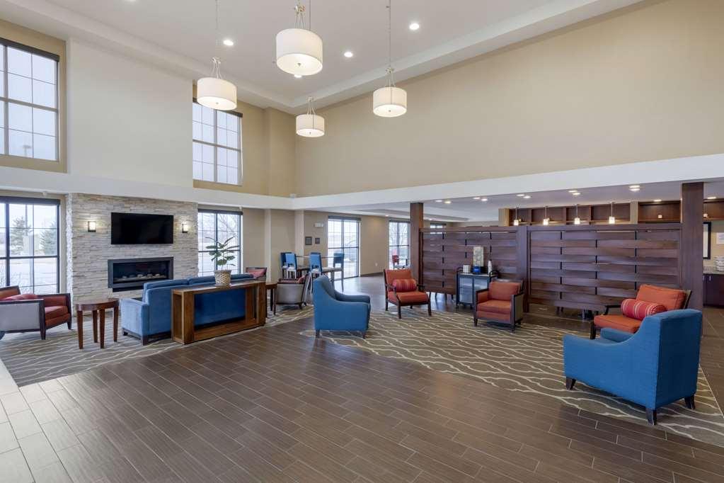 Comfort Suites & Conference Center Worthington Interior photo